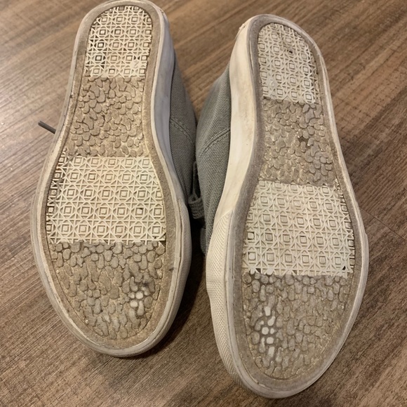 Two pairs of shoes - Picture 3 of 6